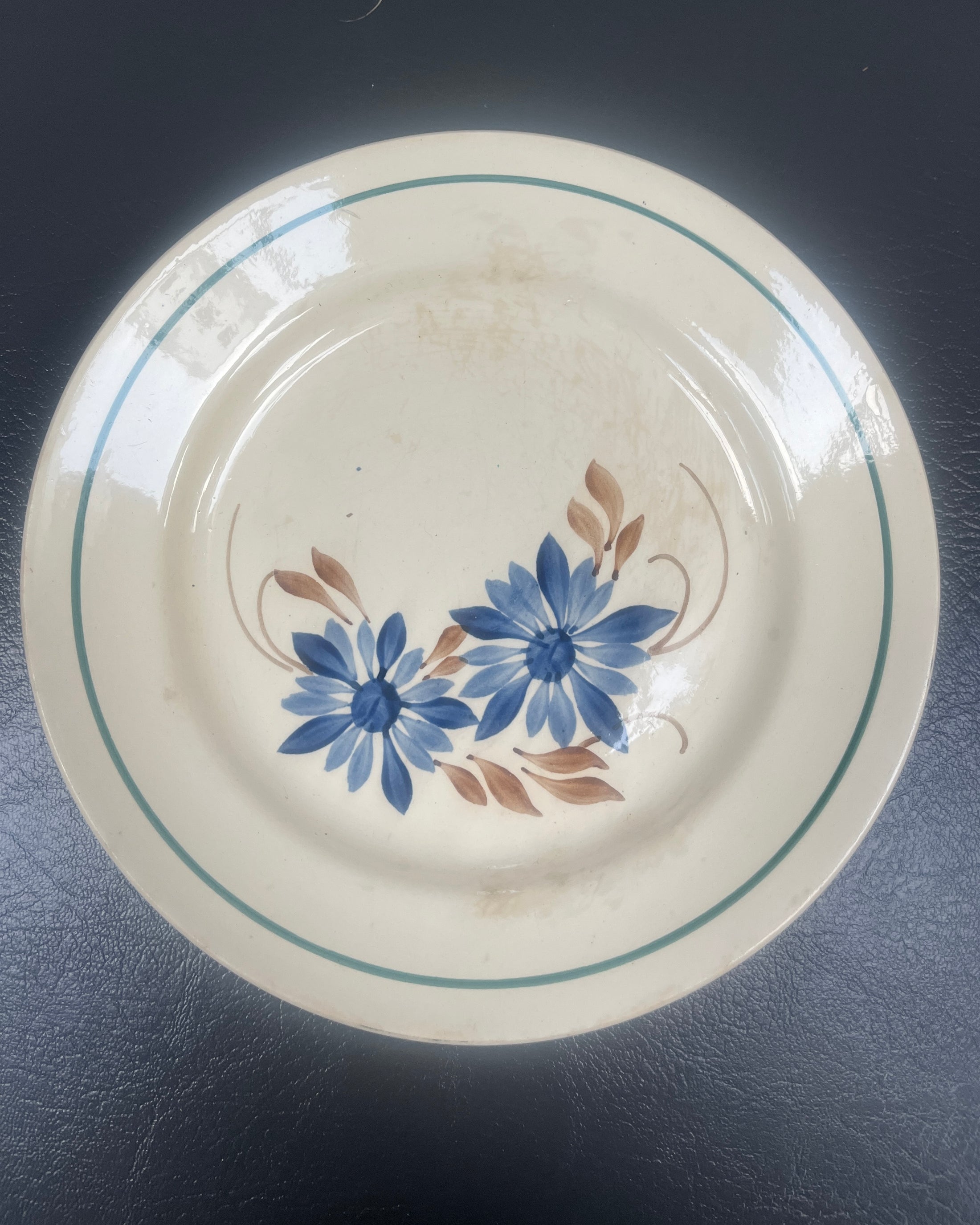 Assiettes plates terre de fer HBCM