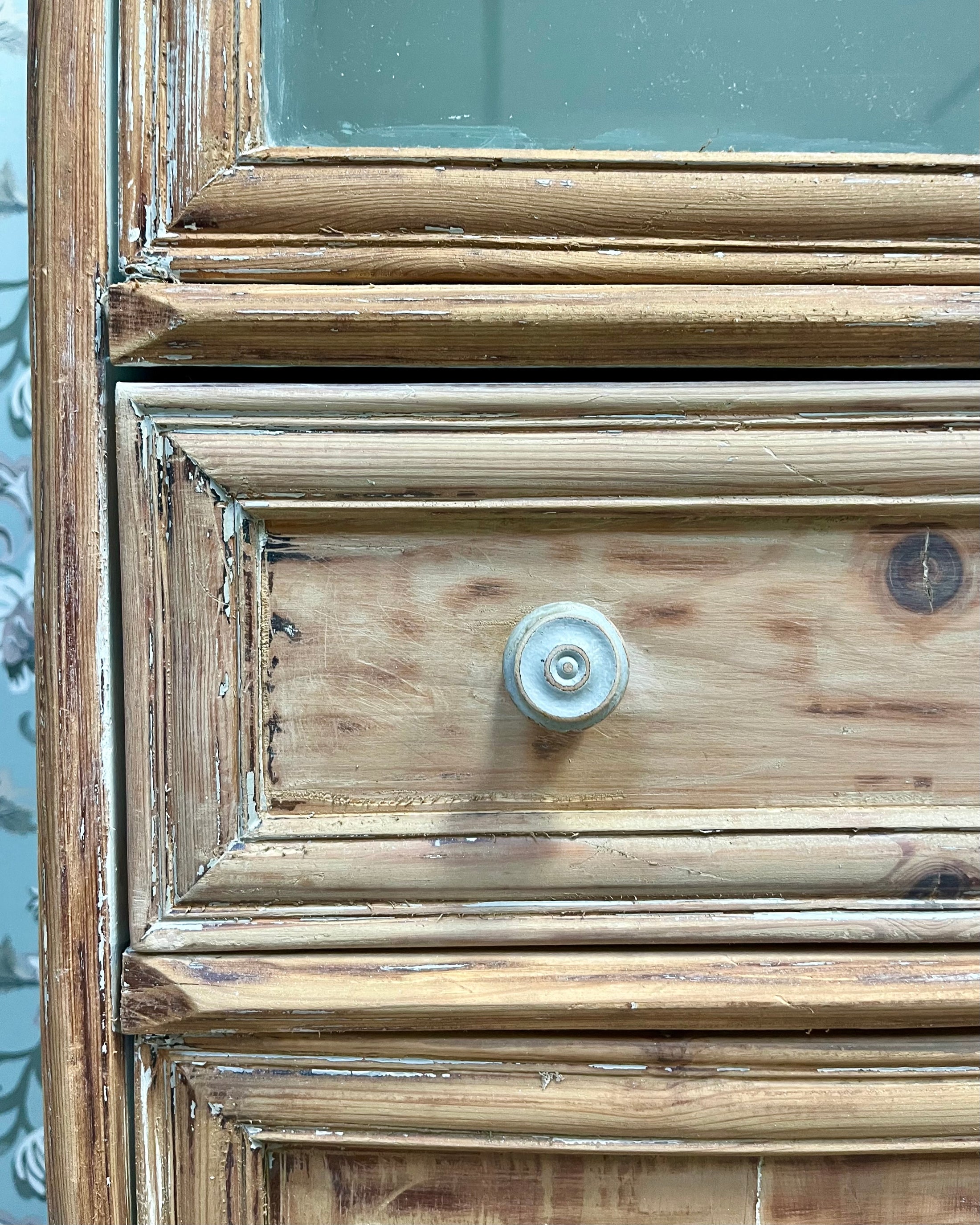 Vitrine en pitchpin