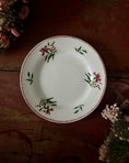Charger l'image dans la visionneuse de la galerie, Série de 9 assiettes plates terre de fer dépareillées
