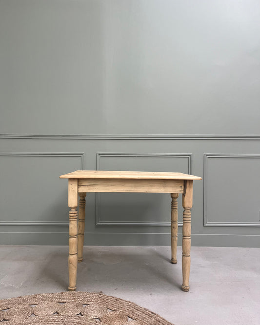 Table d’appoint / Bureau enfant