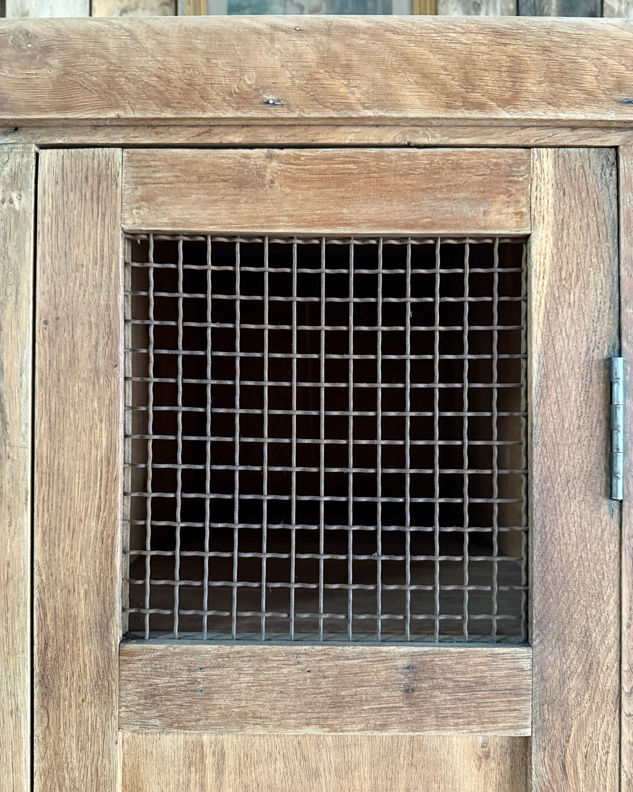 Ancien vestiaire d’atelier quatre portes