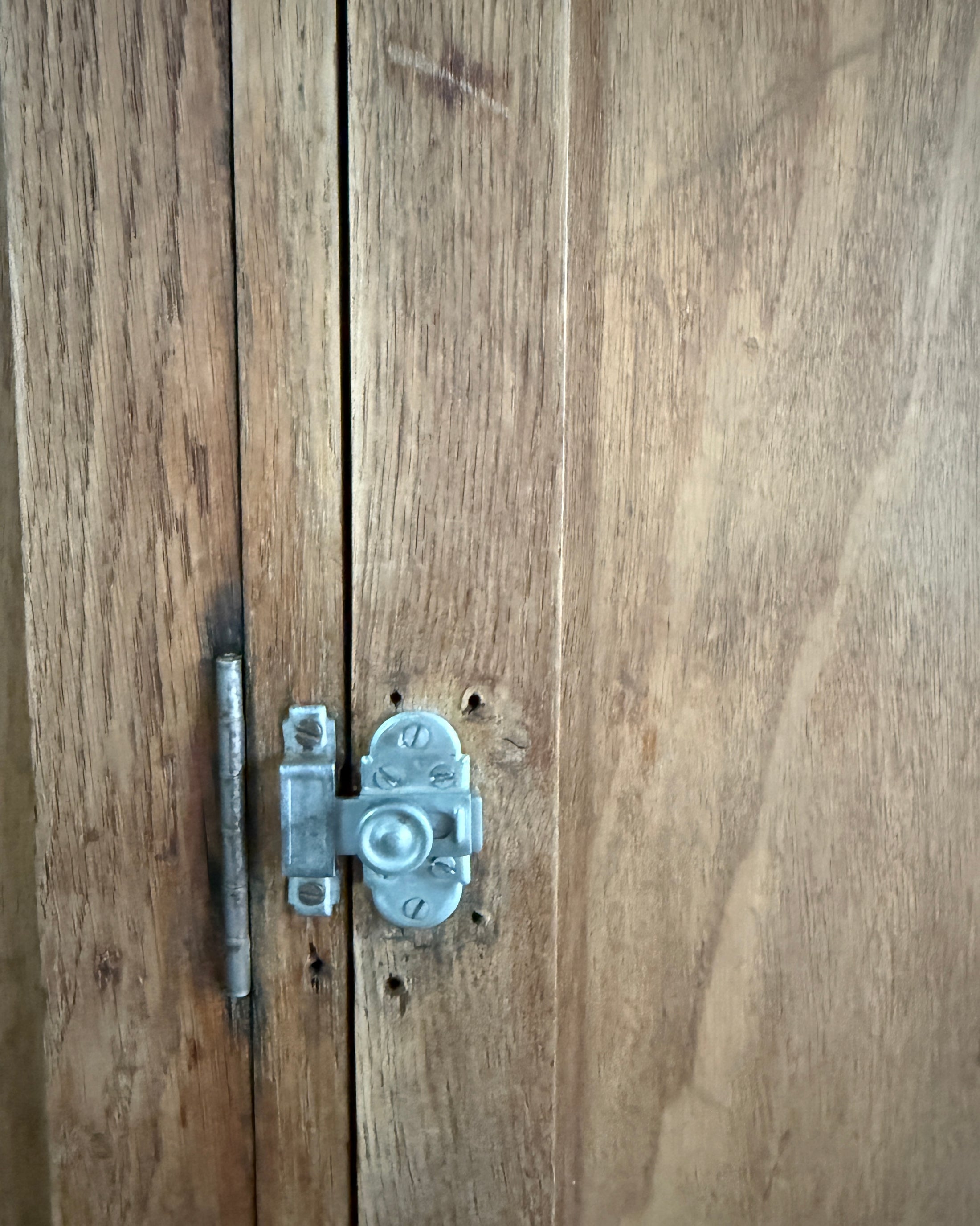 Ancien vestiaire d’atelier quatre portes