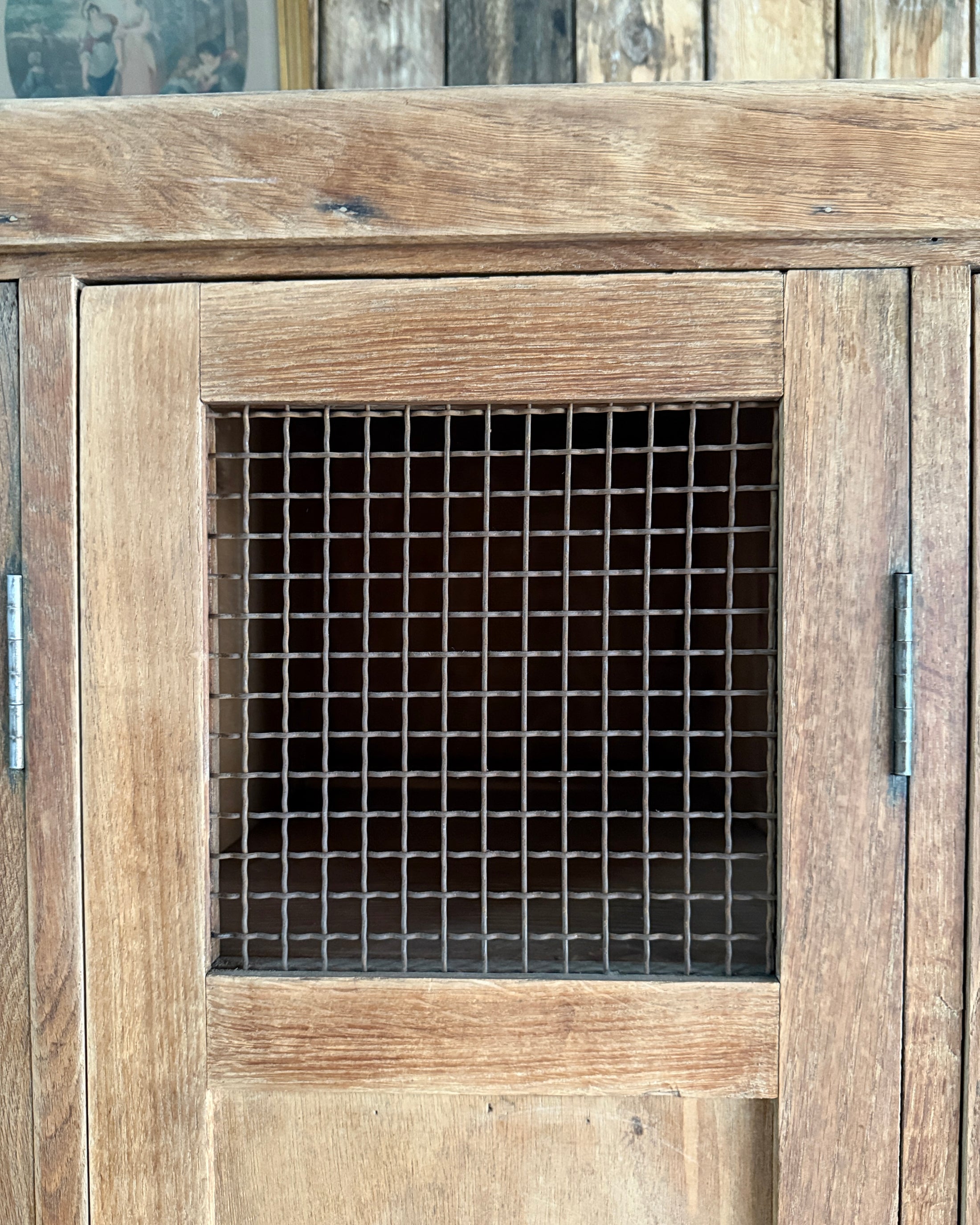 Ancien vestiaire d’atelier quatre portes