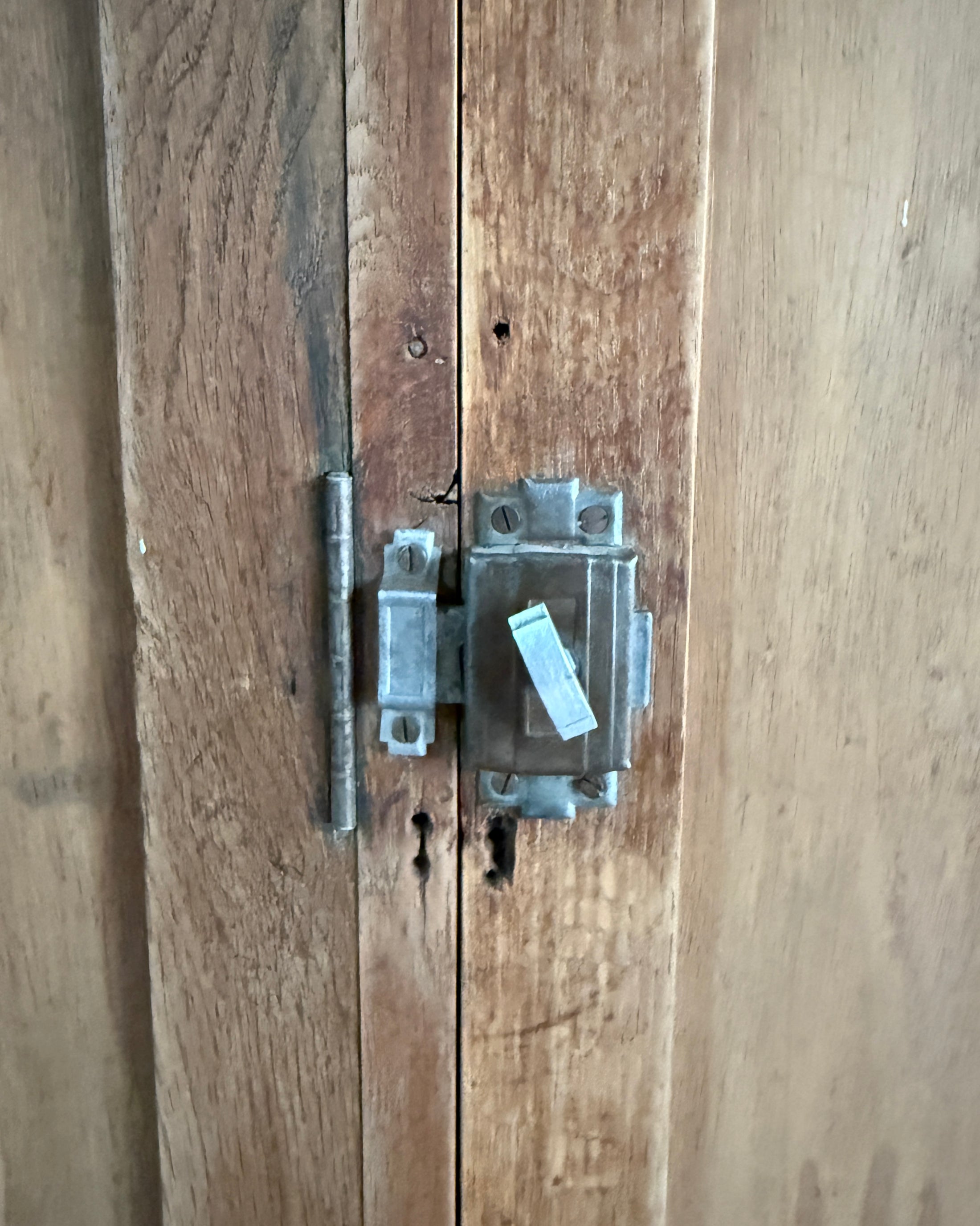 Ancien vestiaire d’atelier quatre portes