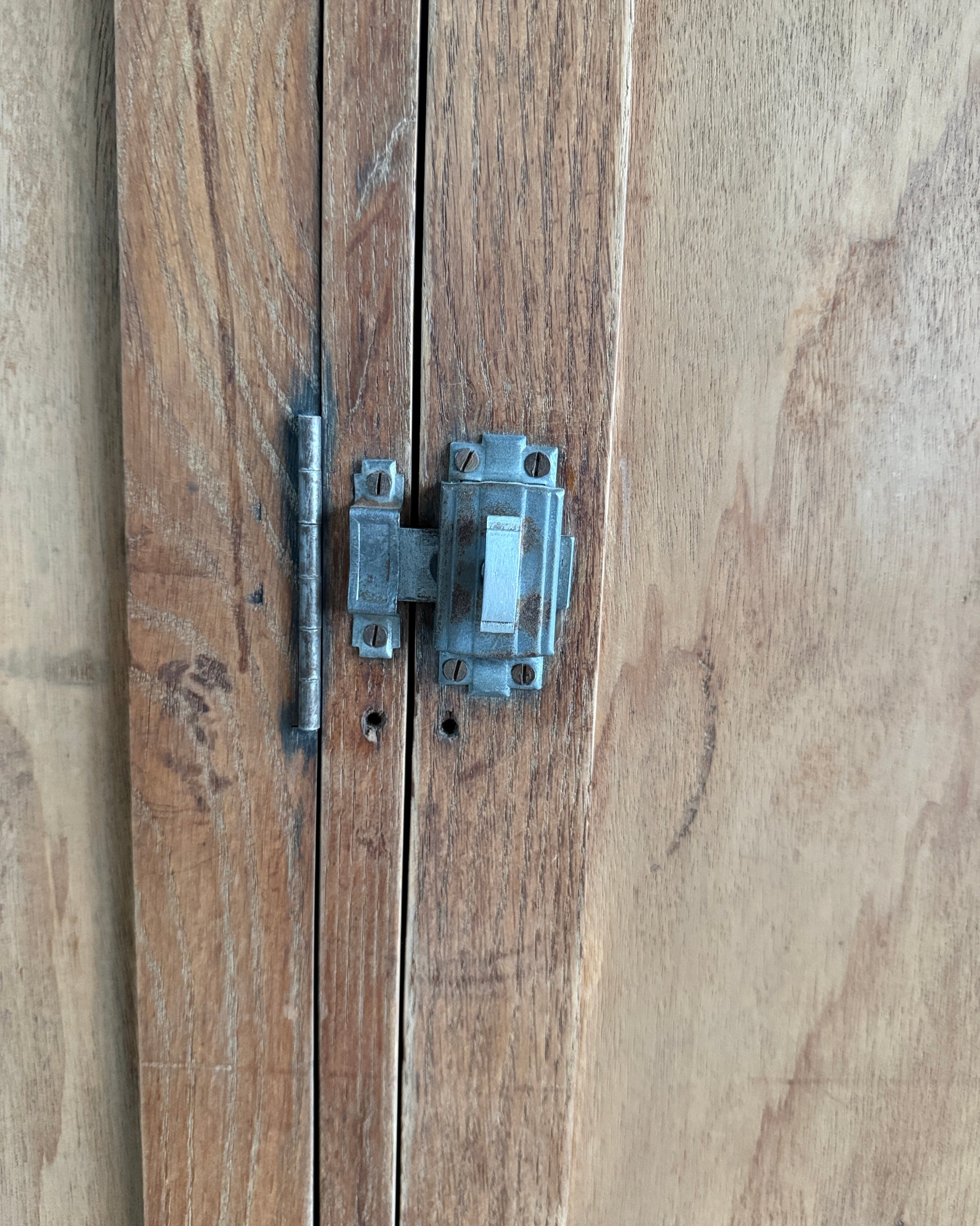 Ancien vestiaire d’atelier quatre portes