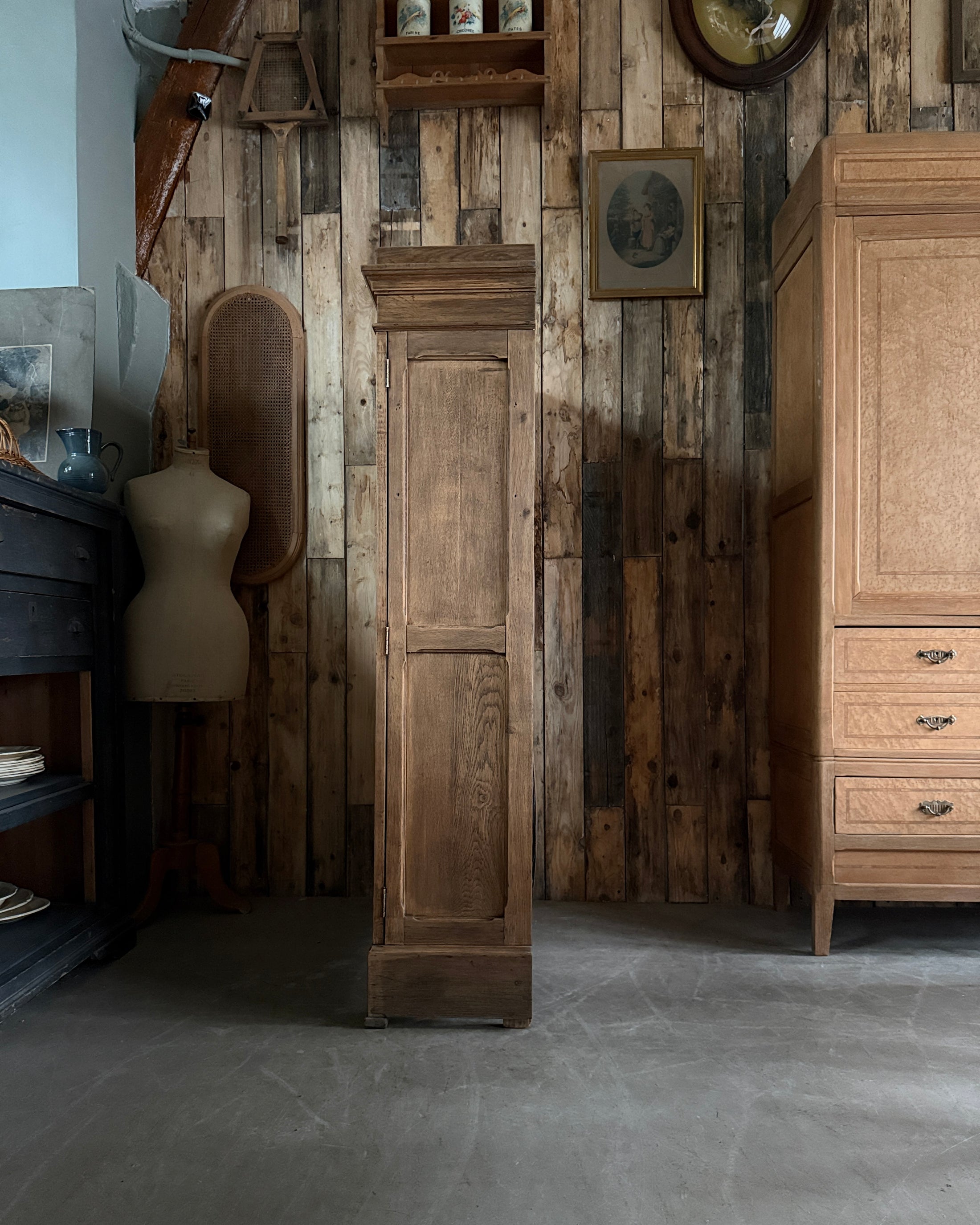 Ancienne armoire de notaire en chêne