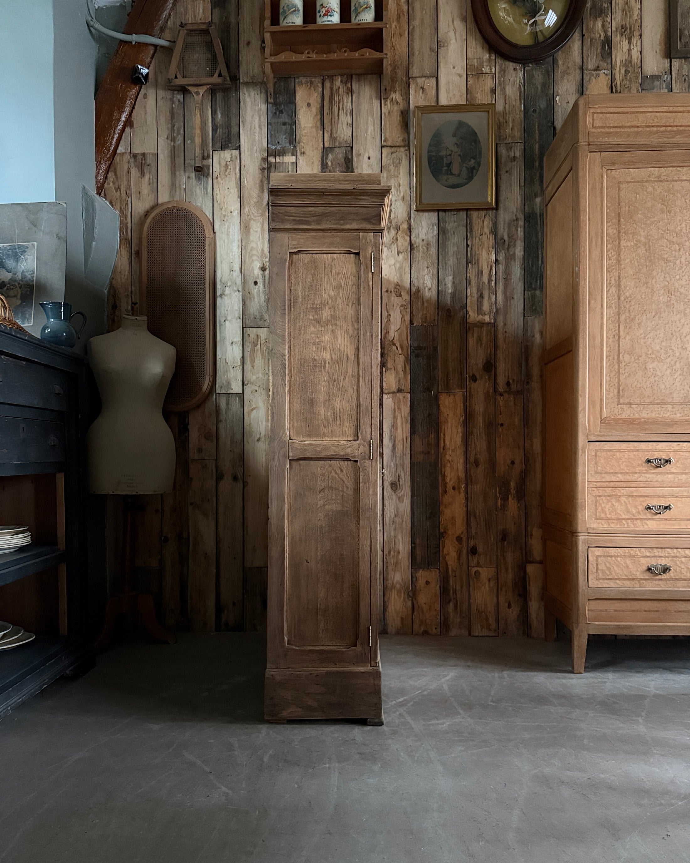 Ancienne armoire de notaire en chêne