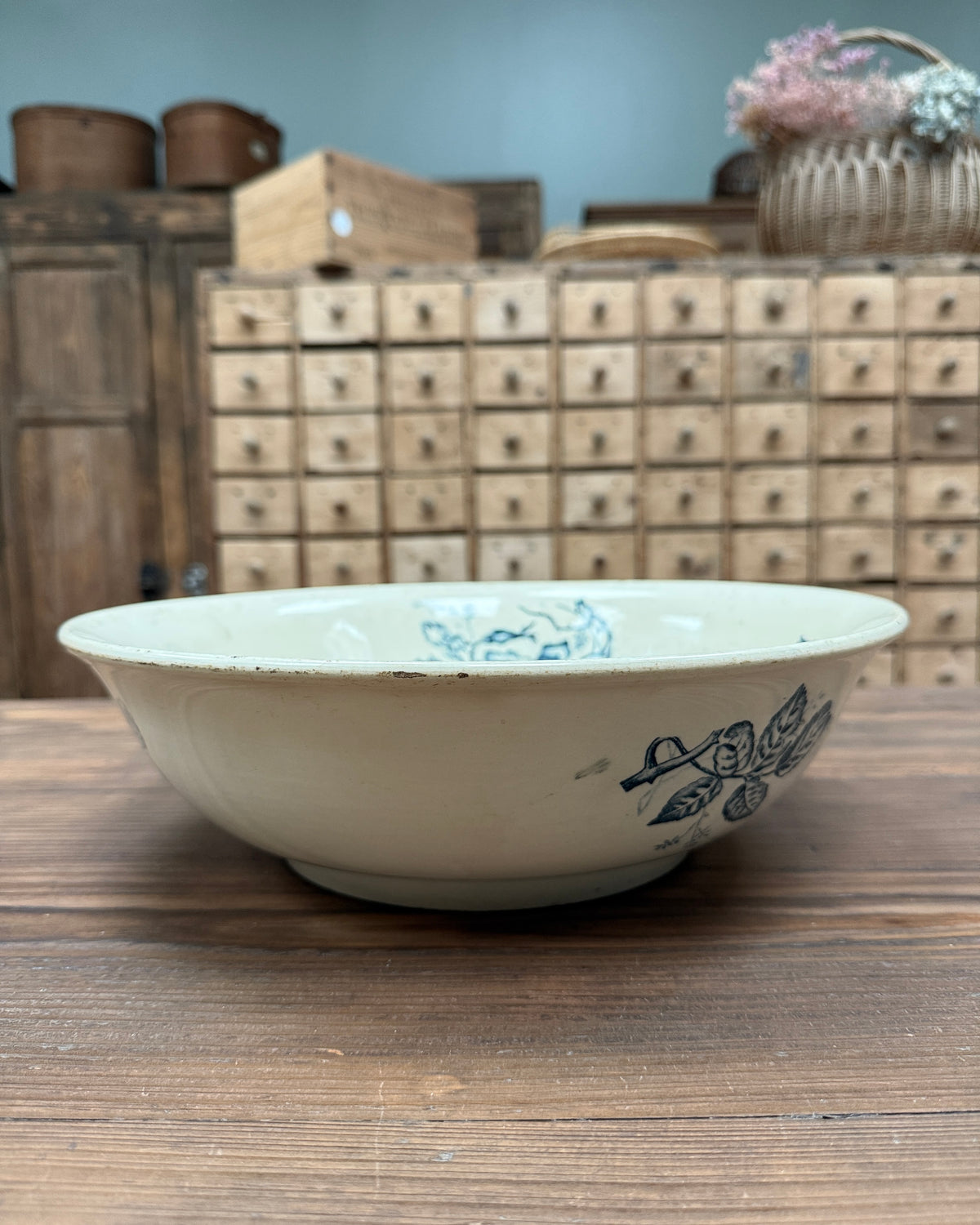 Ancienne vasque de toilette Longchamp