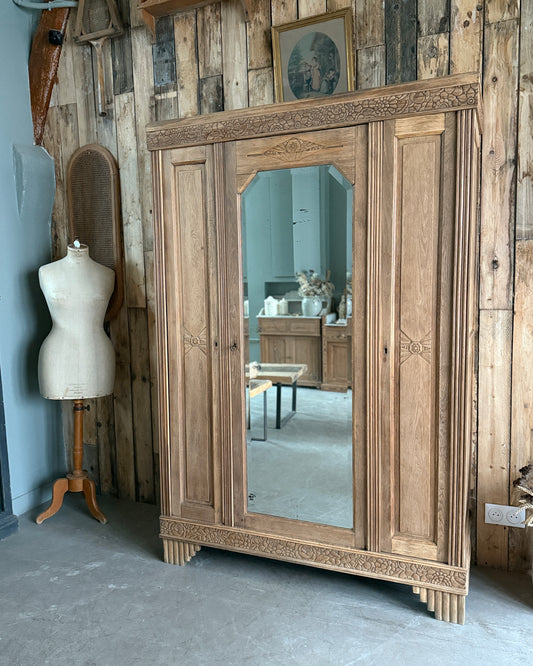Armoire Art Déco en chêne