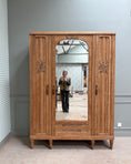 Charger l'image dans la visionneuse de la galerie, Armoire Art Déco trois portes
