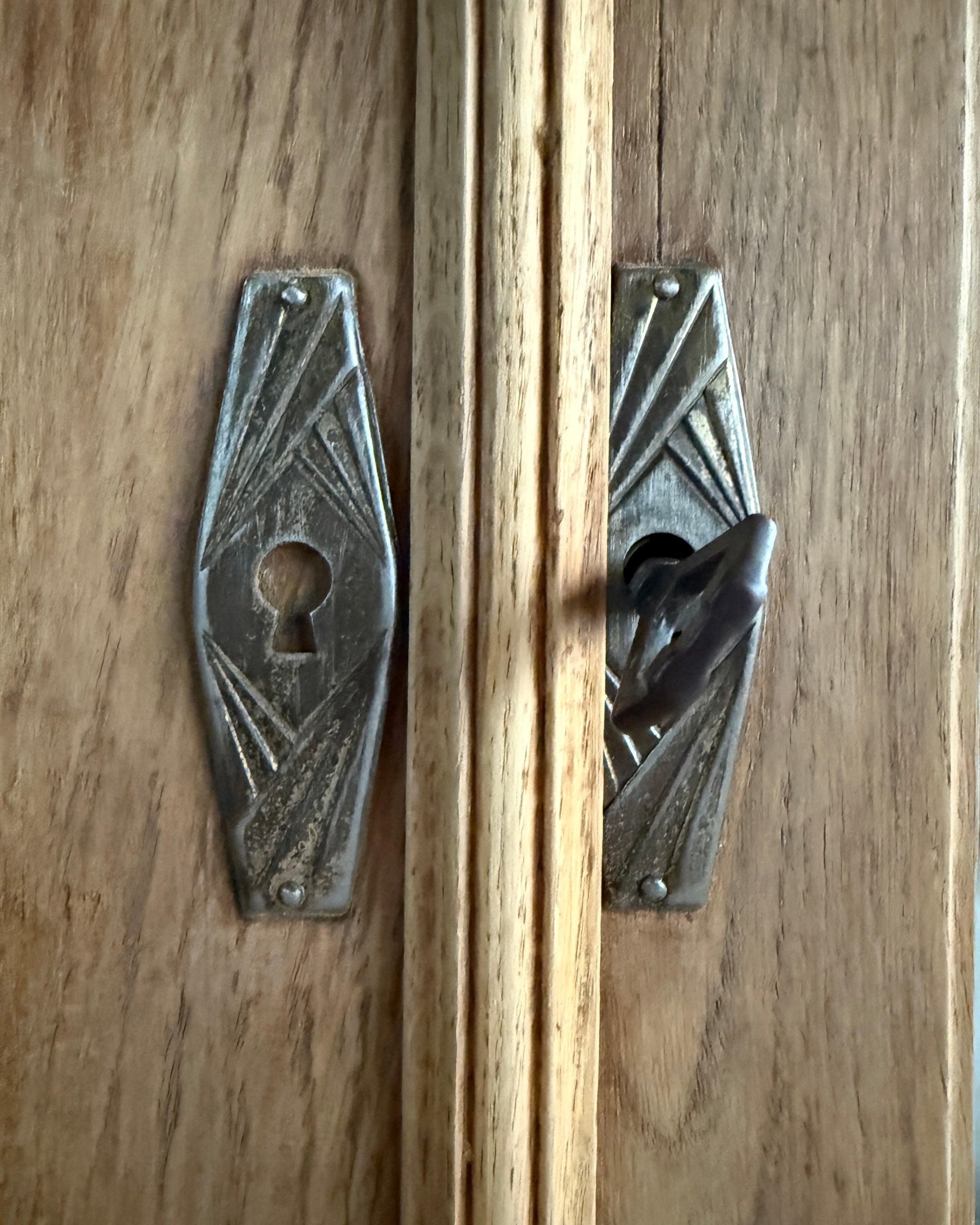 Armoire Art Déco en chêne