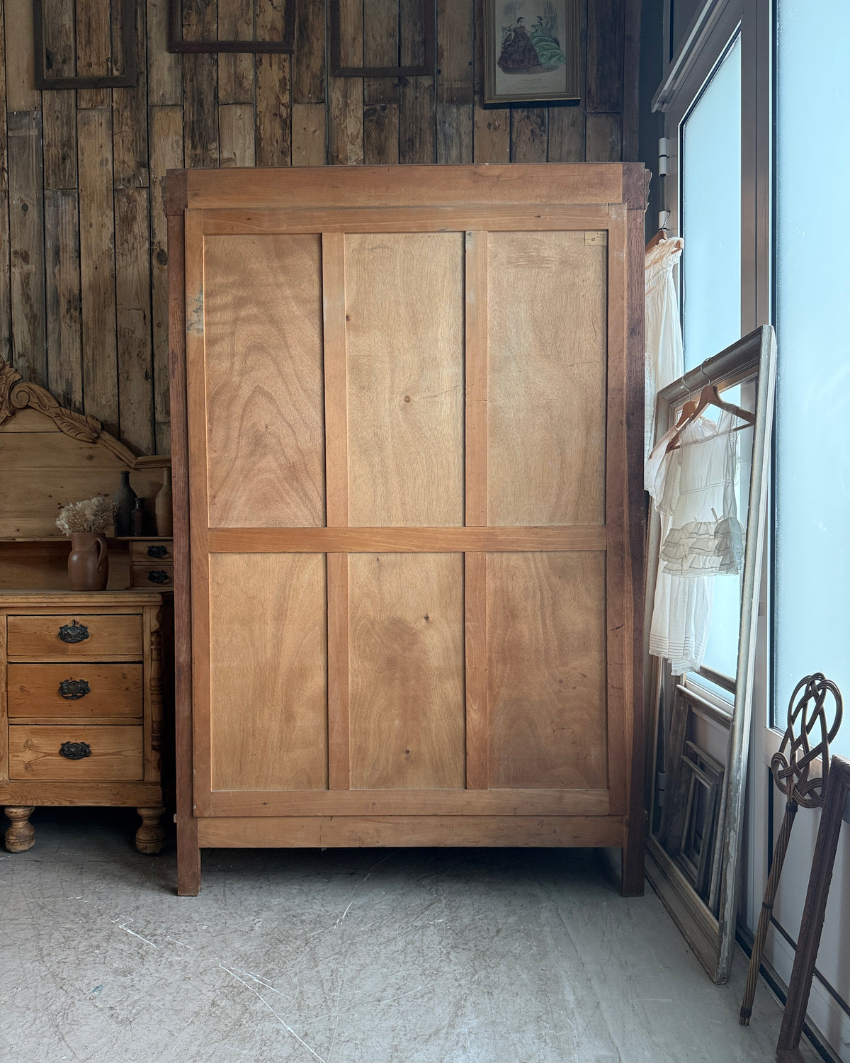 Armoire Art Déco trois portes en chêne