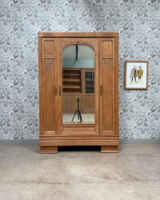 Armoire Art Déco en chêne