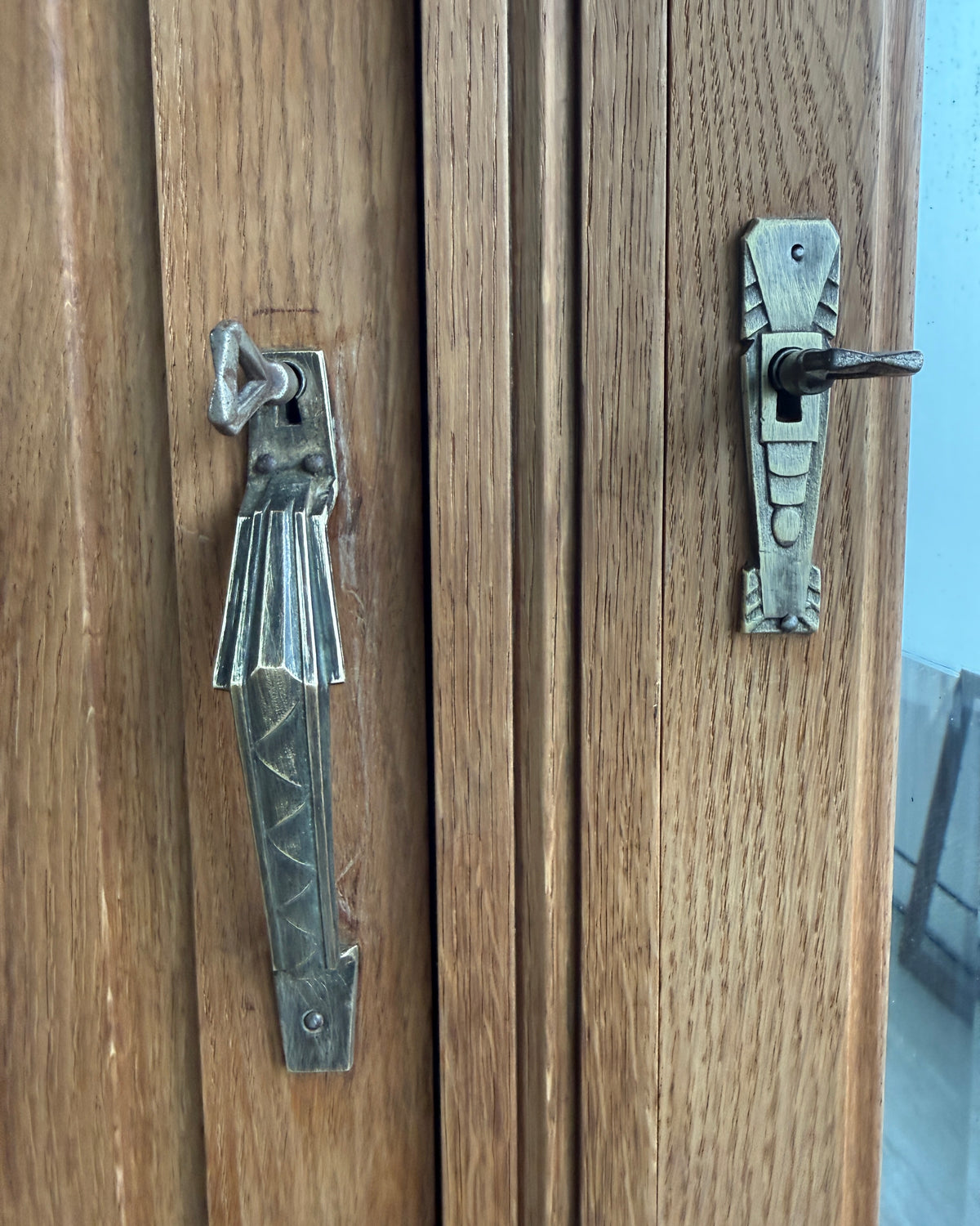 Armoire Art Déco trois portes en chêne
