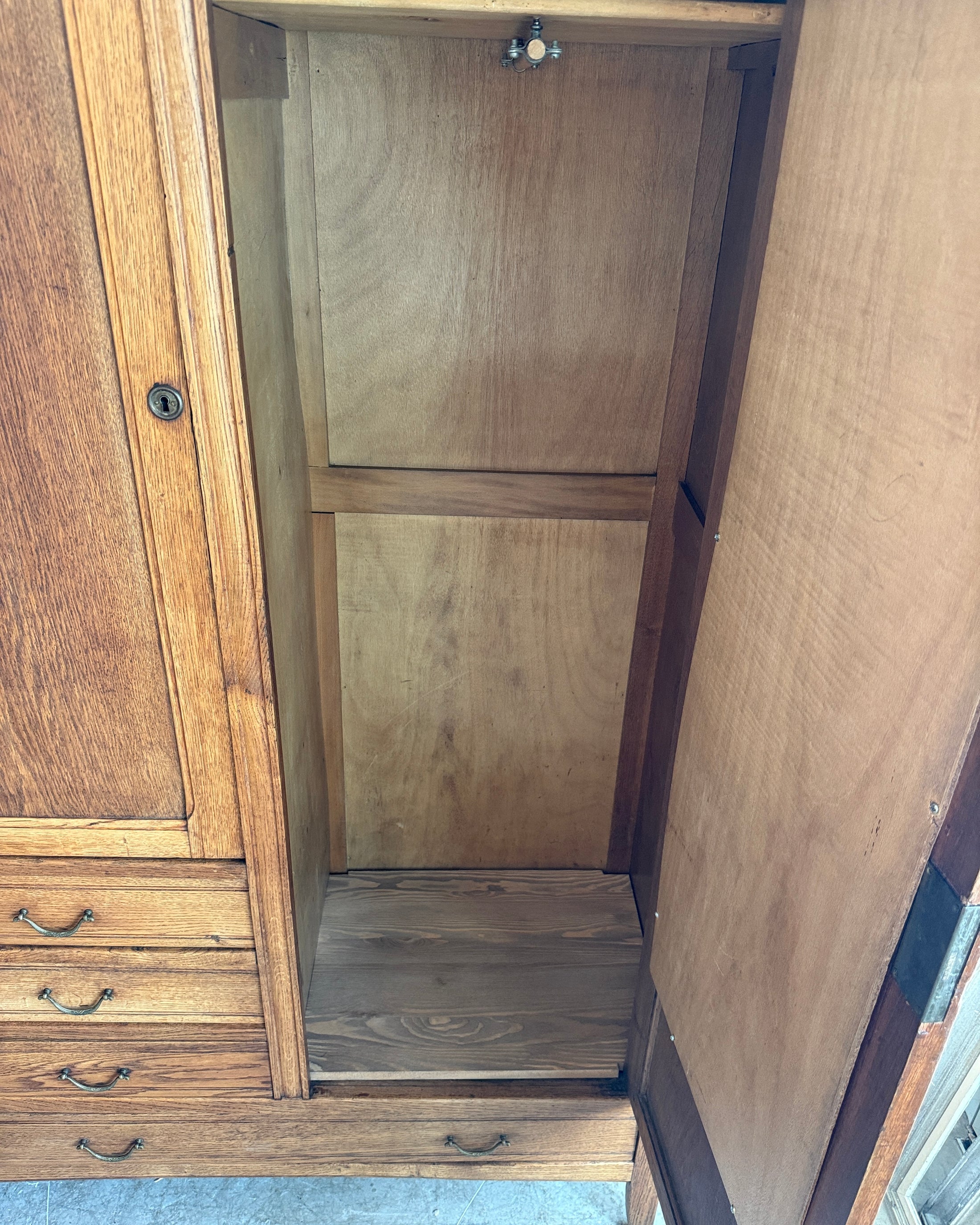 Grande armoire Art Déco en chêne