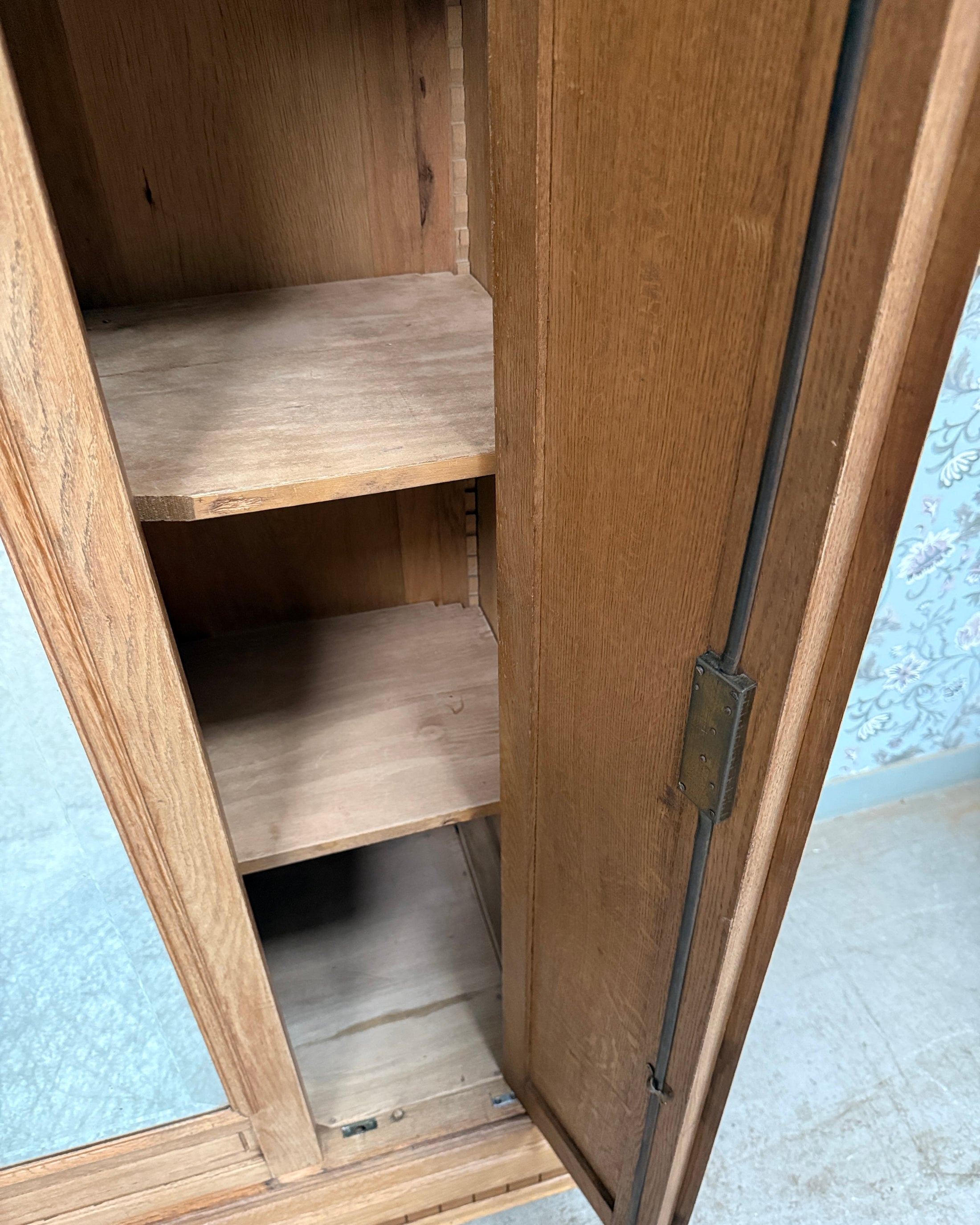 Armoire Art Déco en chêne