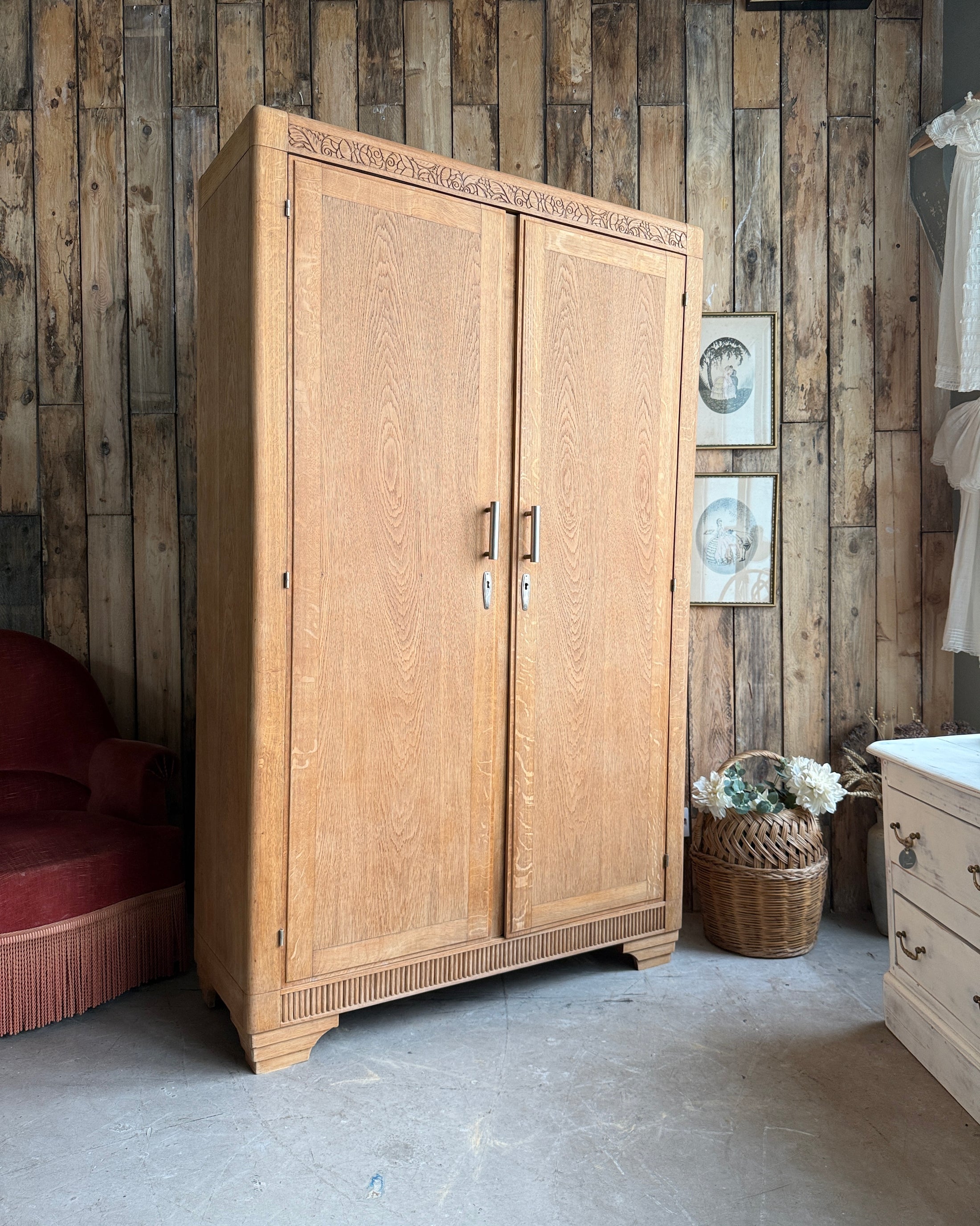 Armoire Art Déco en chêne avec penderie