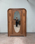 Charger l'image dans la visionneuse de la galerie, Armoire Art Déco en chêne
