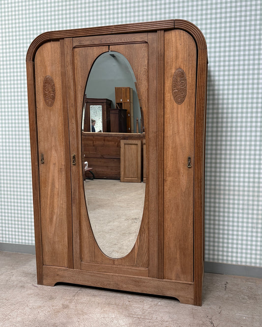 Armoire Art Déco en chêne restaurée