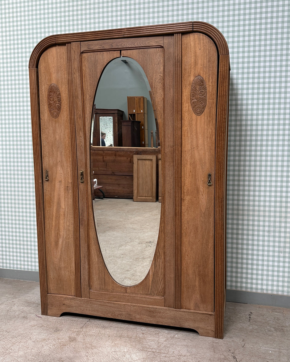 Armoire Art Déco en chêne restaurée
