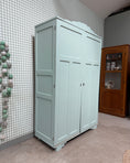 Charger l'image dans la visionneuse de la galerie, Armoire Art Déco peinte
