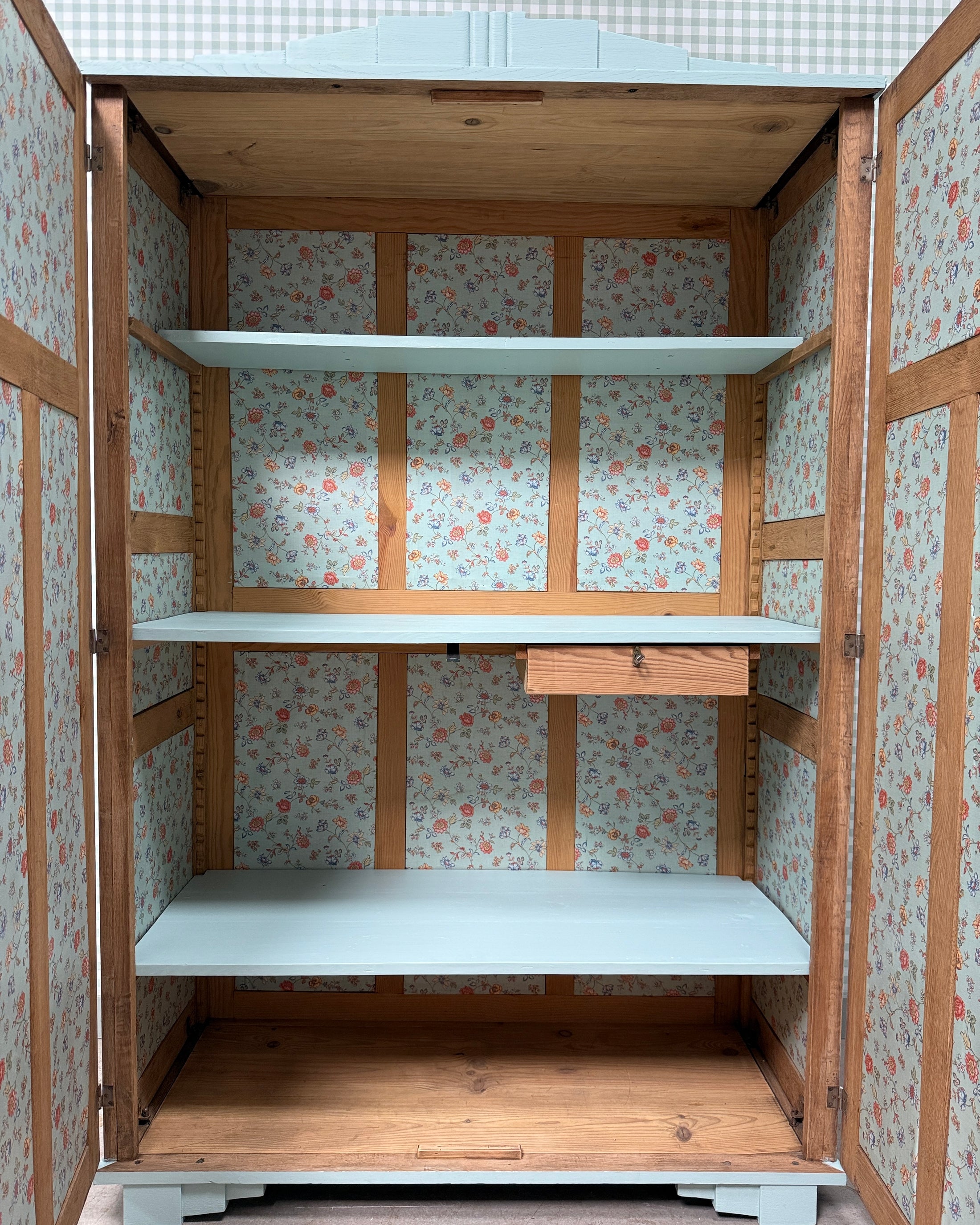 Armoire Art Déco peinte