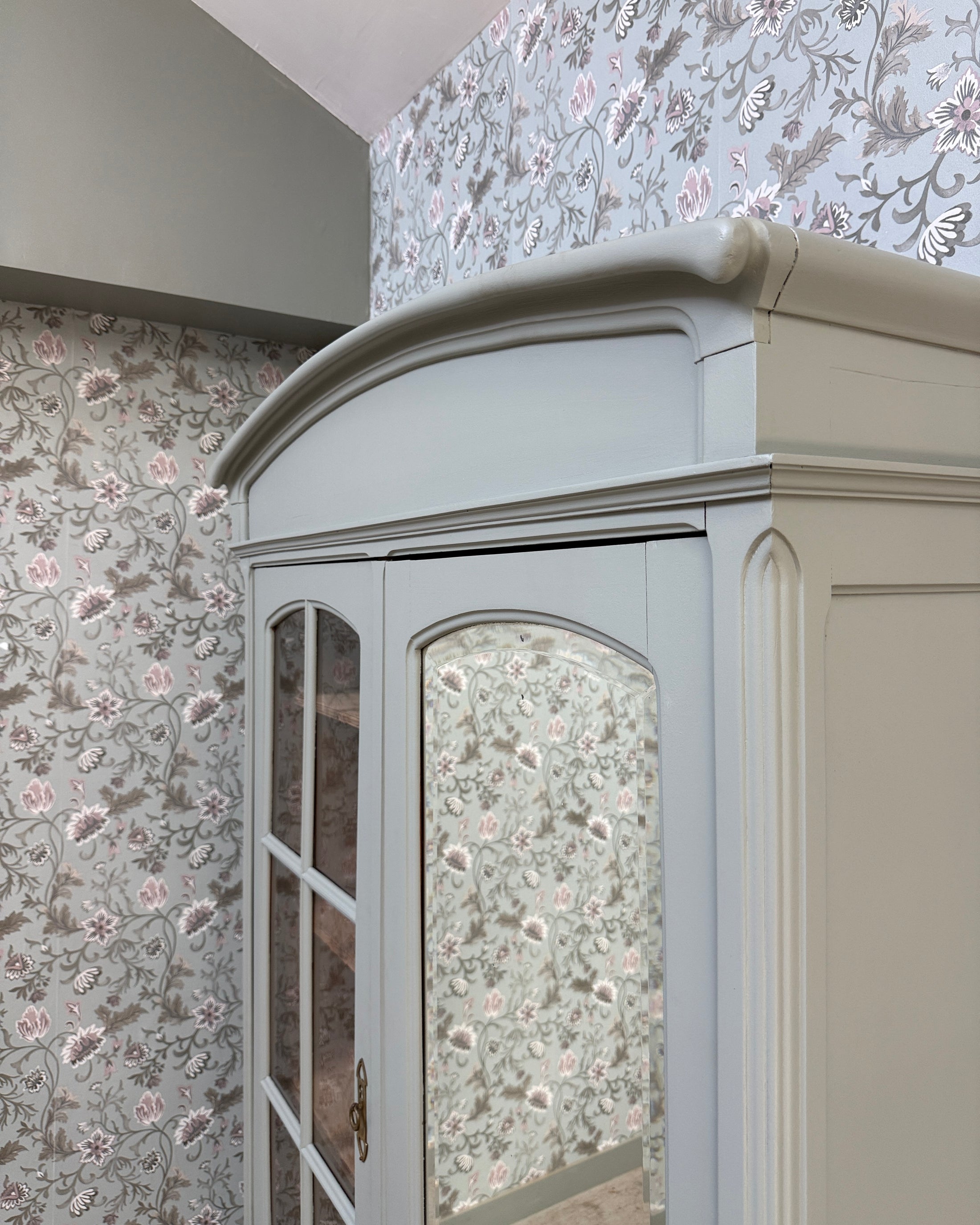Grande armoire Art Nouveau