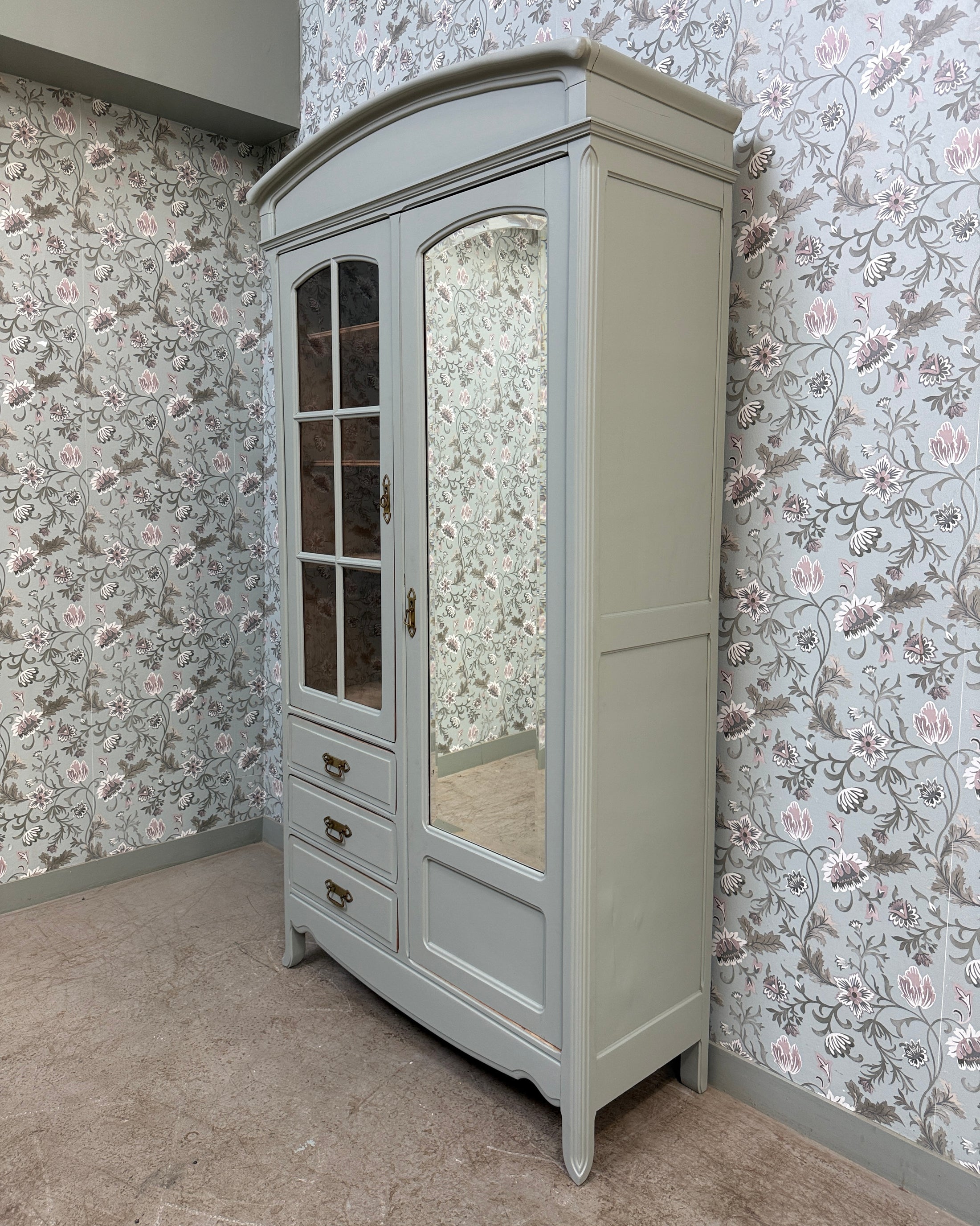 Grande armoire Art Nouveau