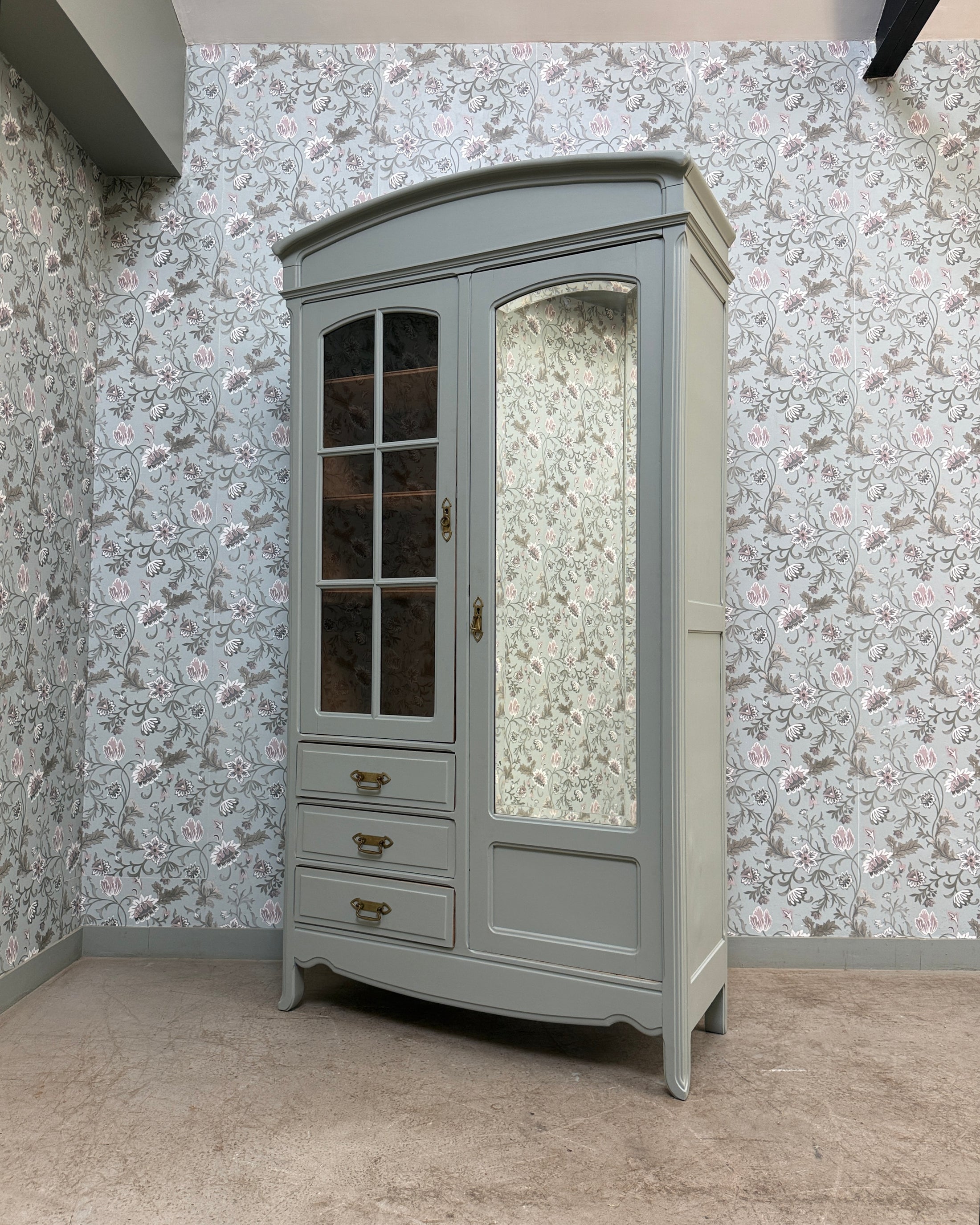Grande armoire Art Nouveau