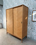 Charger l'image dans la visionneuse de la galerie, Armoire vintage avec penderie
