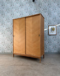 Charger l'image dans la visionneuse de la galerie, Armoire vintage avec penderie
