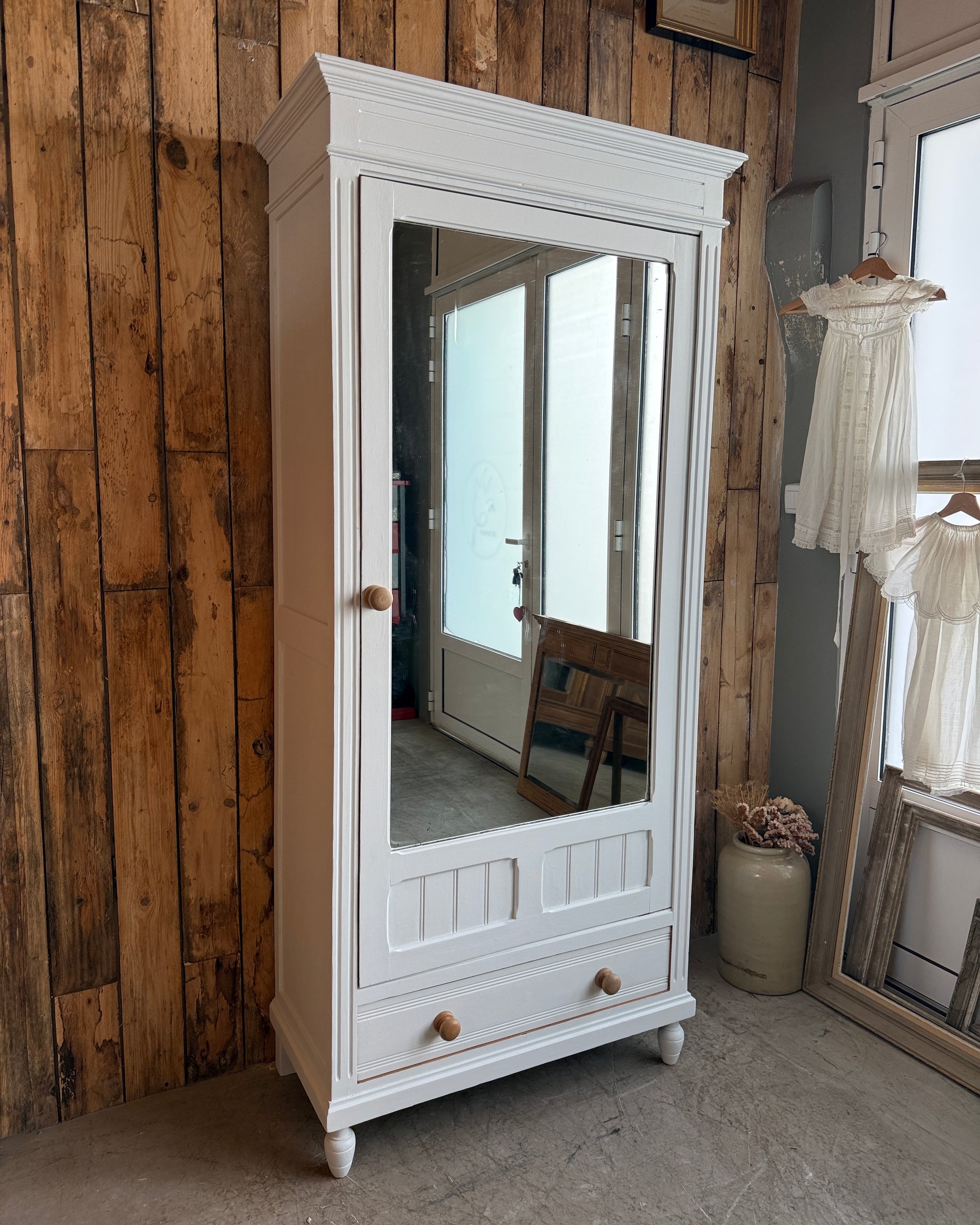 Armoire à glace ancienne blanche
