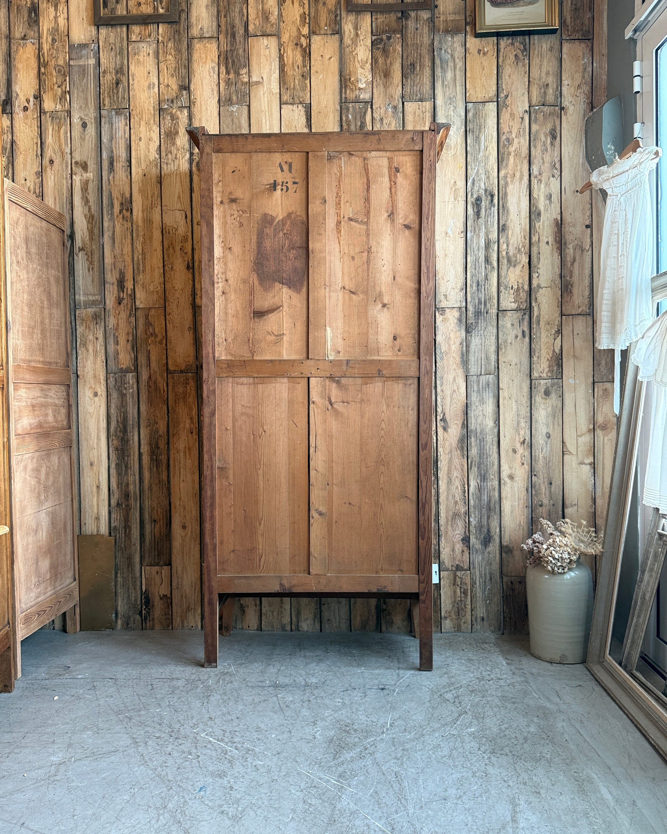 Armoire à glace ancienne en pitchpin