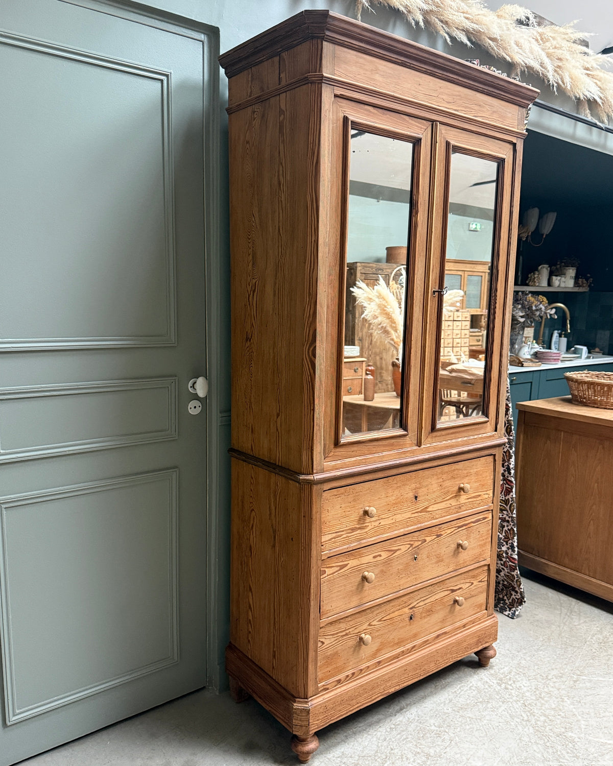 Armoire ancienne Louis-Philippe en pin massif