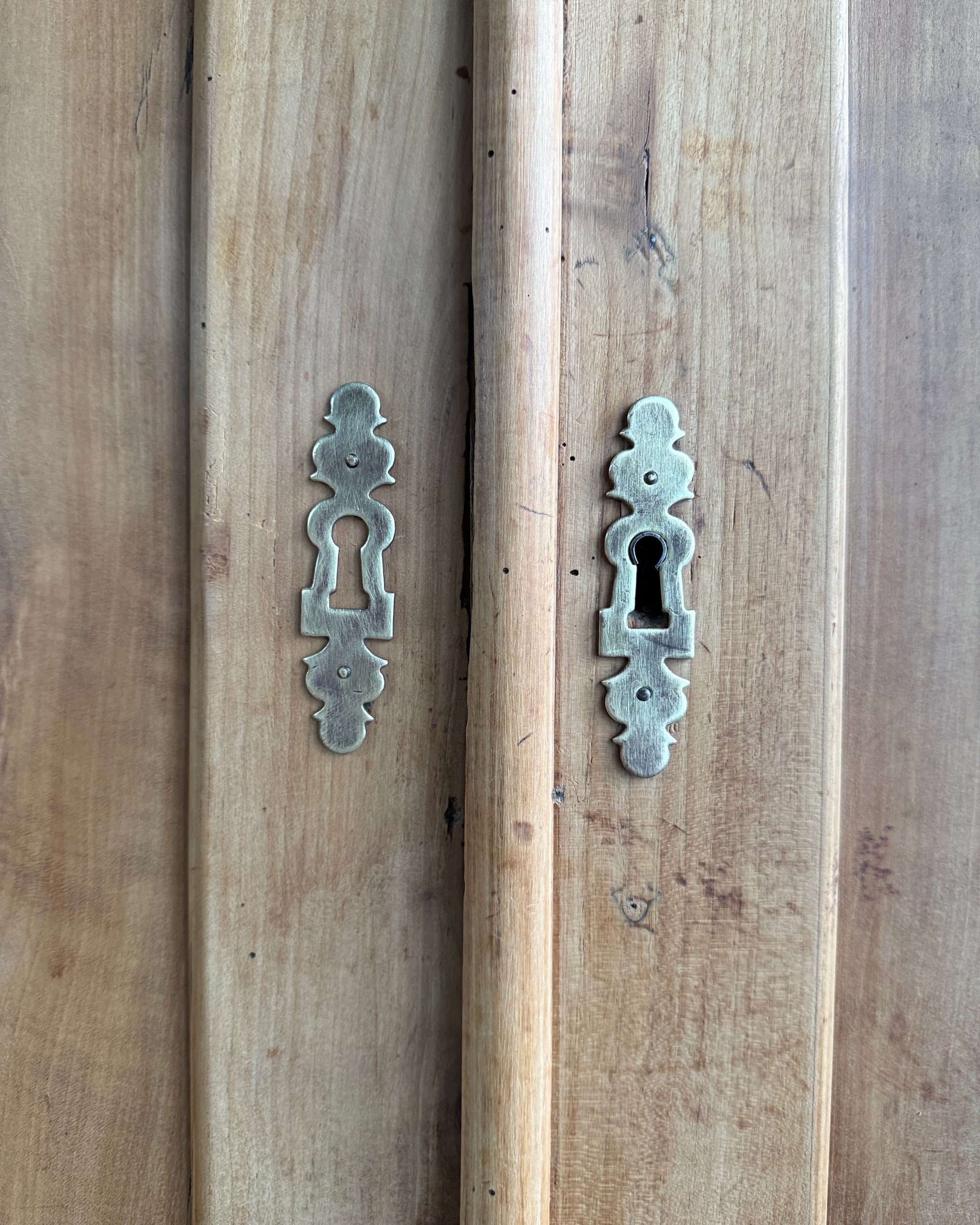 Petite armoire ancienne