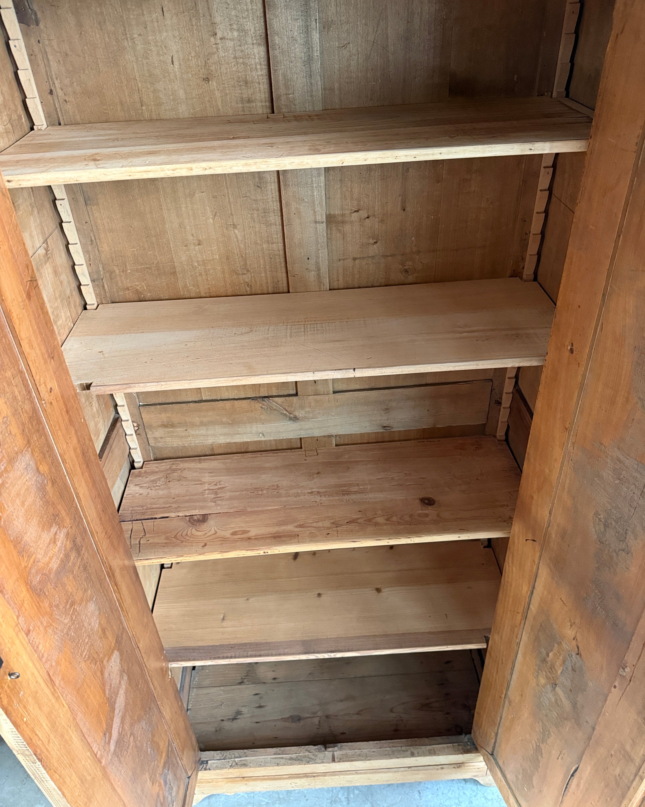 Petite armoire ancienne