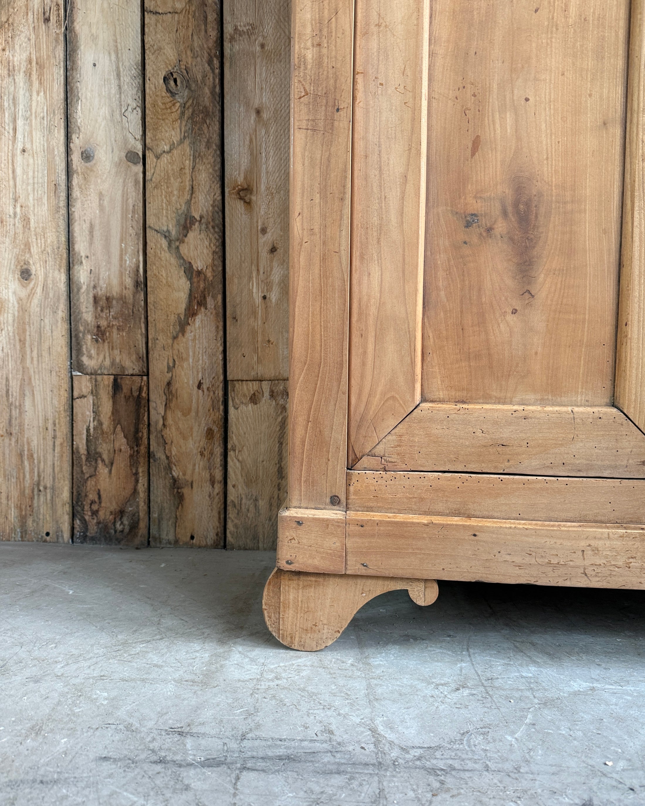 Petite armoire ancienne