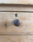 Charger l'image dans la visionneuse de la galerie, Armoire anglaise ancienne « linen press »
