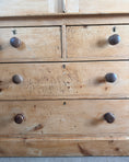 Charger l'image dans la visionneuse de la galerie, Armoire anglaise ancienne « linen press »
