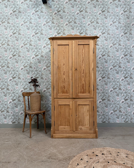 Armoire anglaise en pin