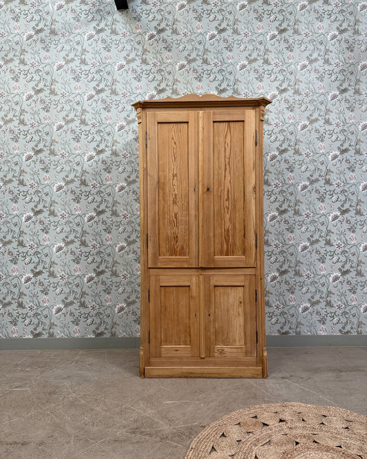 Armoire anglaise en pin