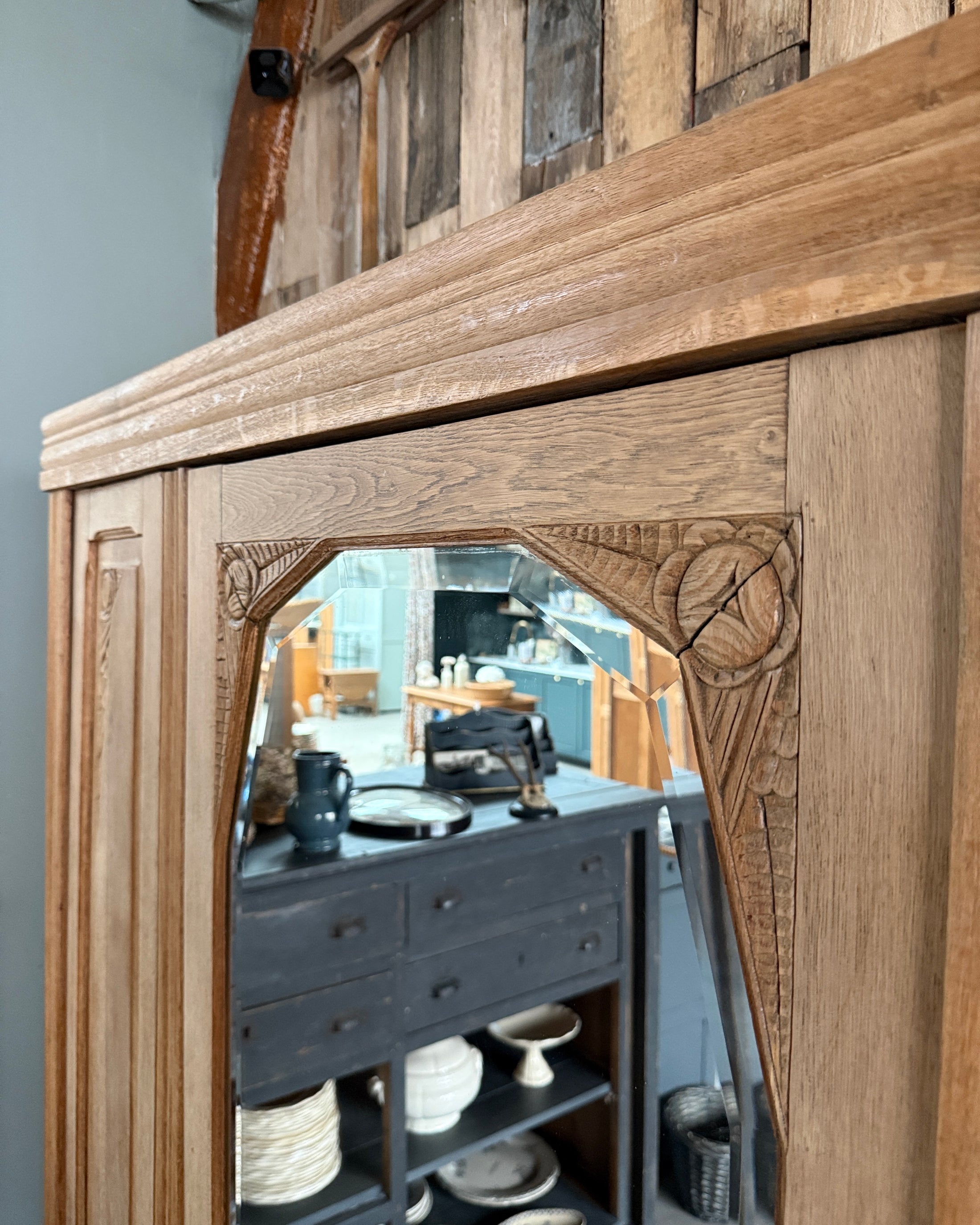 Armoire Art Déco trois portes en chêne