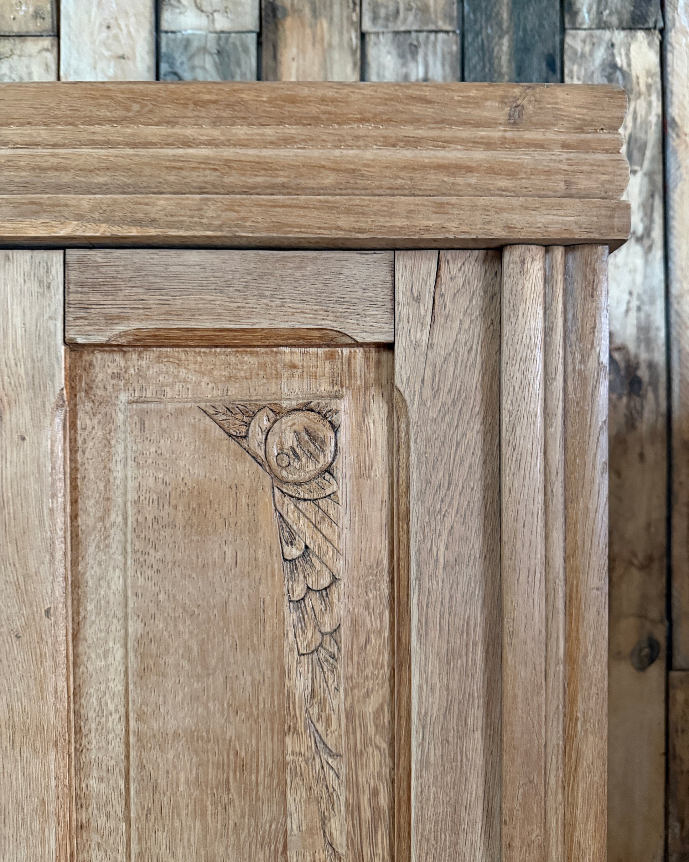 Armoire Art Déco trois portes en chêne