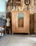 Charger l'image dans la visionneuse de la galerie, Armoire Art Déco trois portes en chêne
