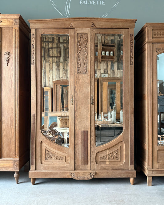 Armoire Art Nouveau en chêne massif