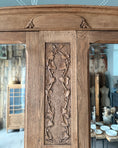 Charger l'image dans la visionneuse de la galerie, Armoire Art Nouveau en chêne
