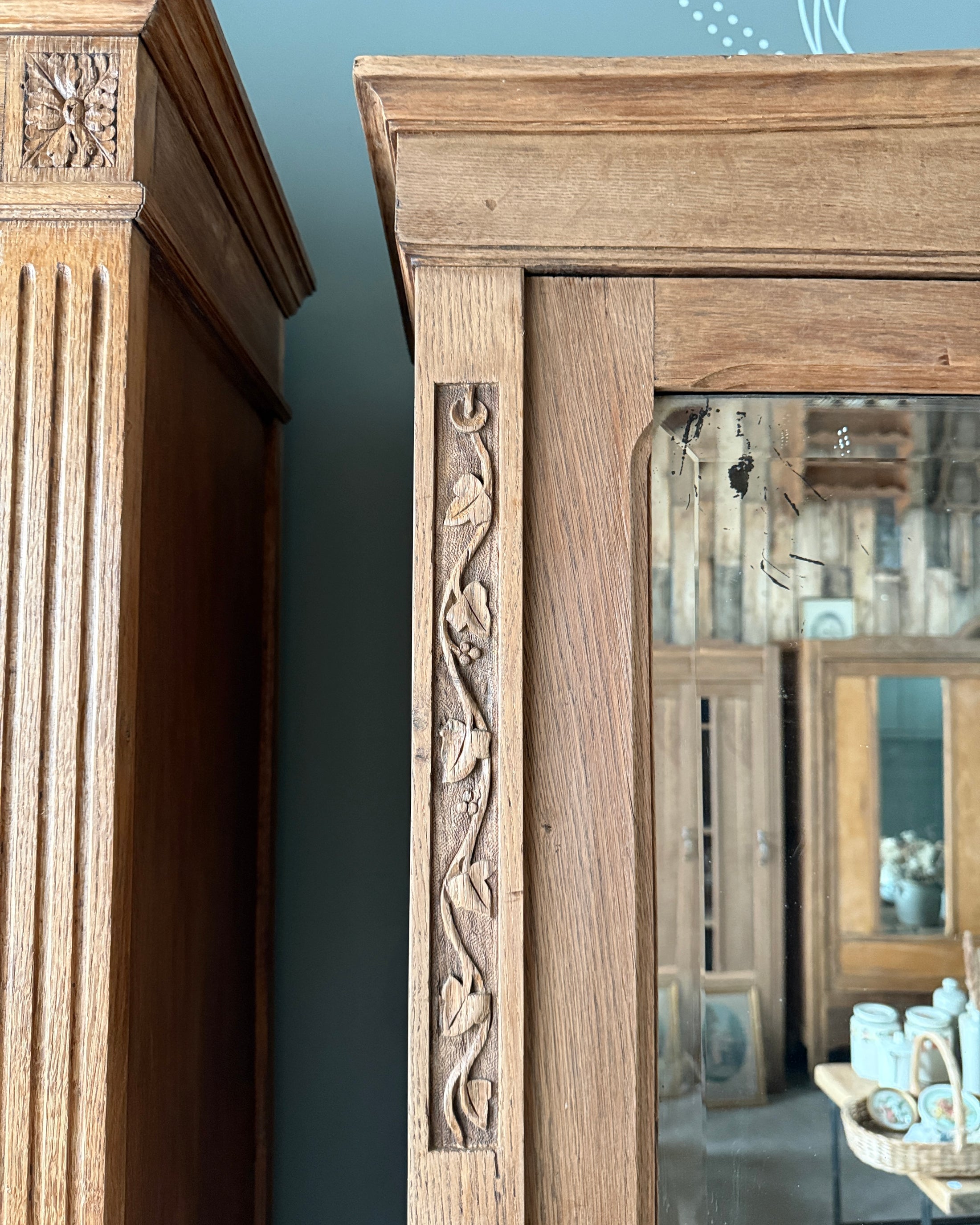 Armoire Art Nouveau en chêne massif