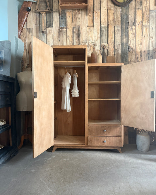 Armoire asymétrique Art Déco