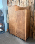 Charger l'image dans la visionneuse de la galerie, Armoire asymétrique Art Déco
