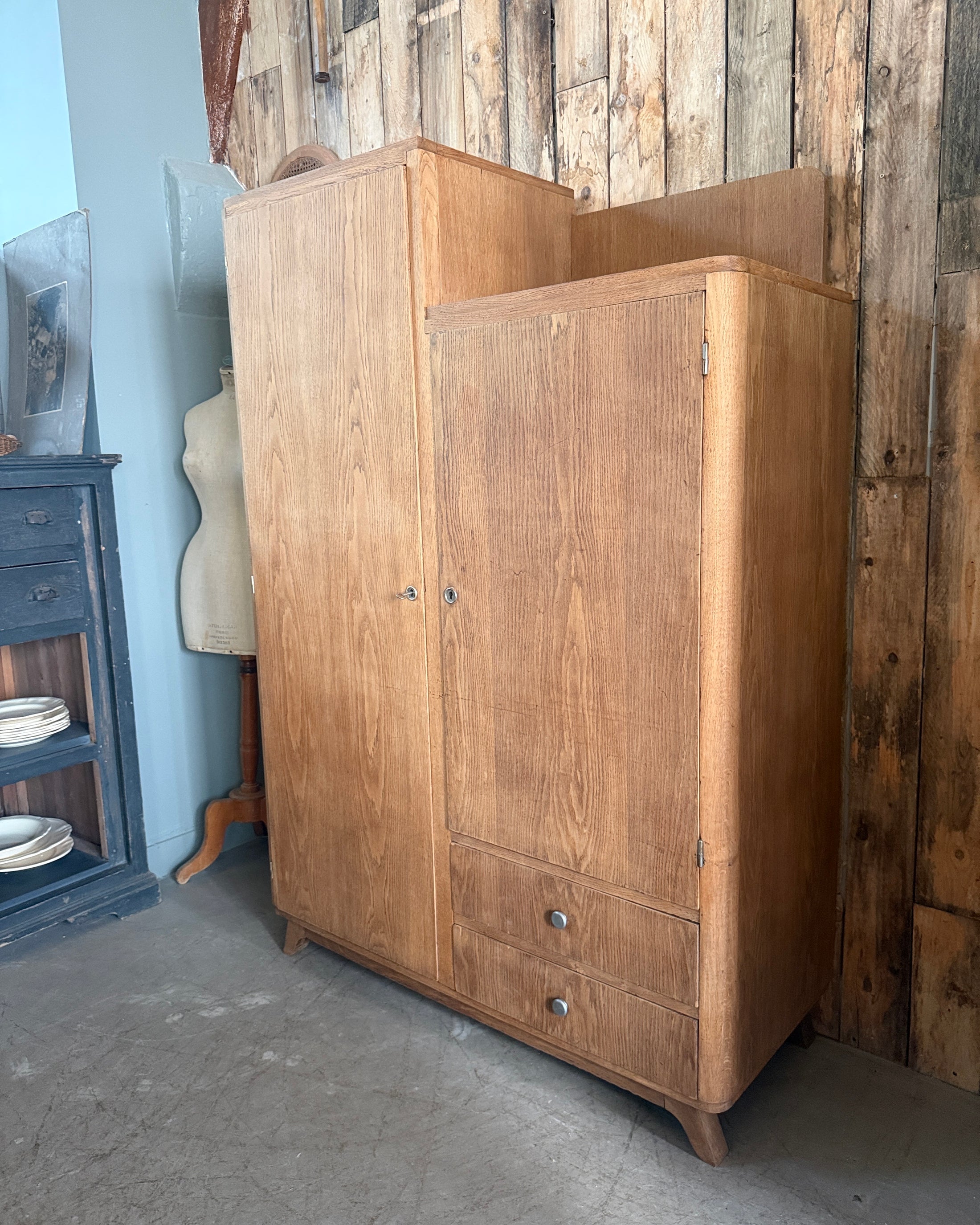 Armoire asymétrique Art Déco